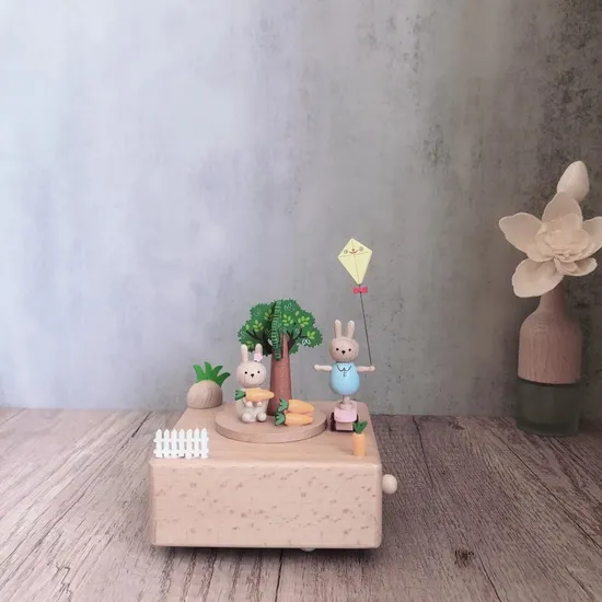 新着スケートボード木製ウサギオルゴールおもちゃ